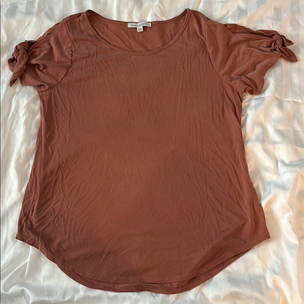 Green Envelope Mauve Short Sleeve Top with Tie Details